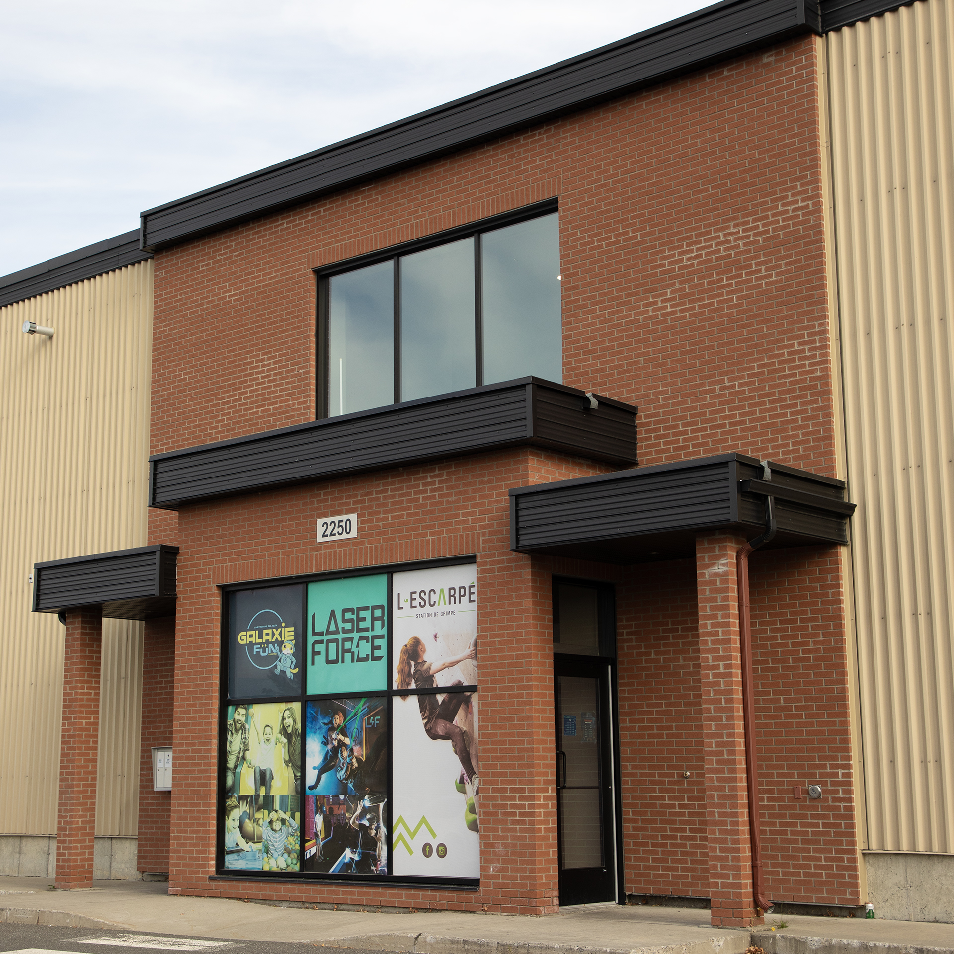 Ambiance intérieure et détails industriels